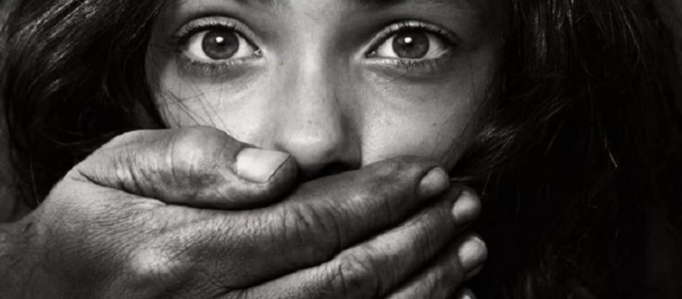 Φρίκη: Πατέρας κακοποιούσε τις κόρες του και ο σύζυγος της μίας την εξέδιδε!